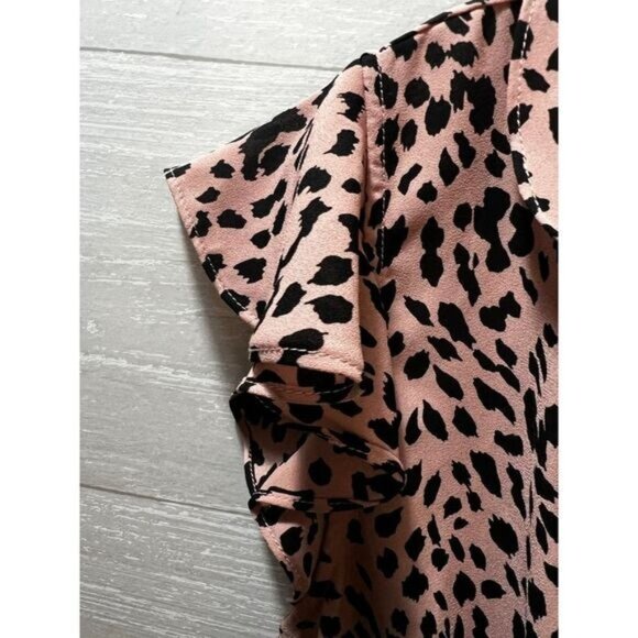 NEW Q&A Pink Leopard Ruffle Wrap Blouse Large - Picture 5 of 6